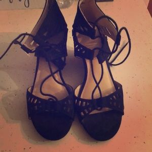 Size 9, Time and Tru, black wedges!